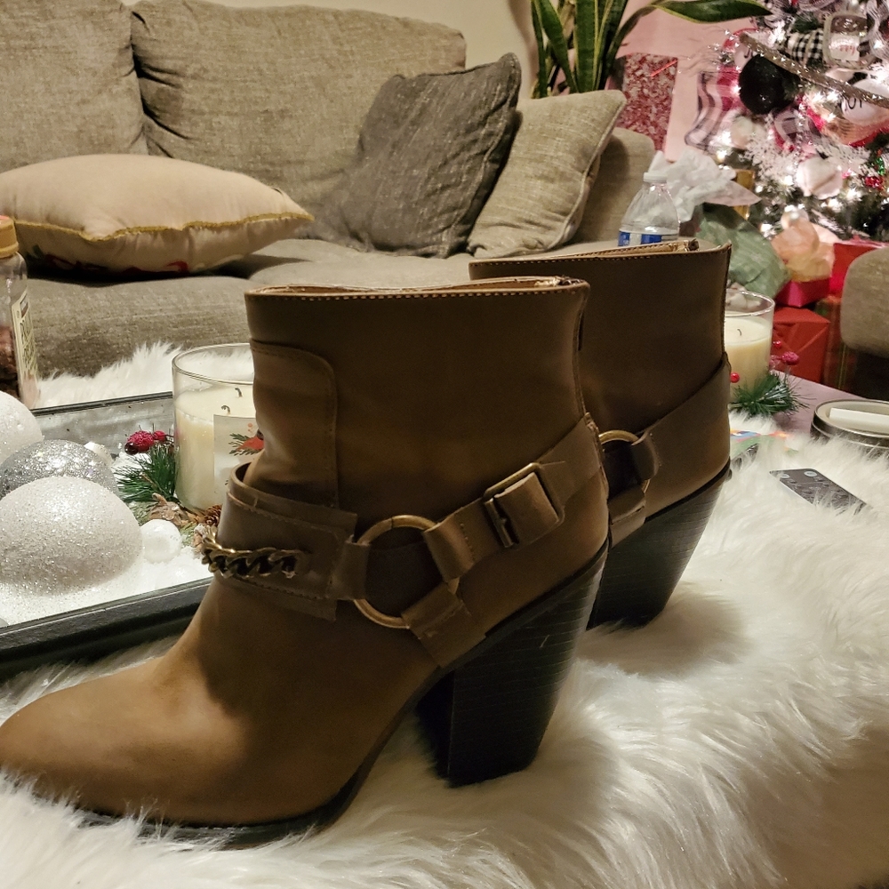 Ankle boots
